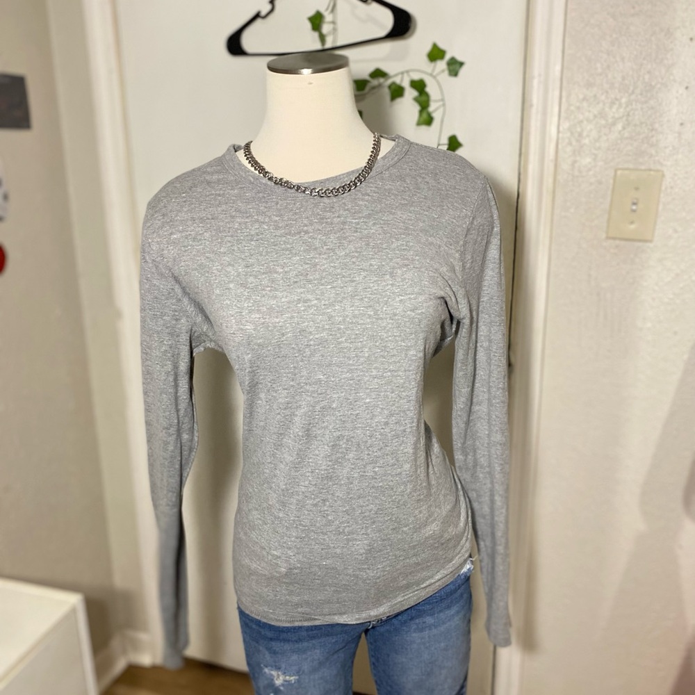 Time and Tru Light Gray Long Sleeve Women's Tee